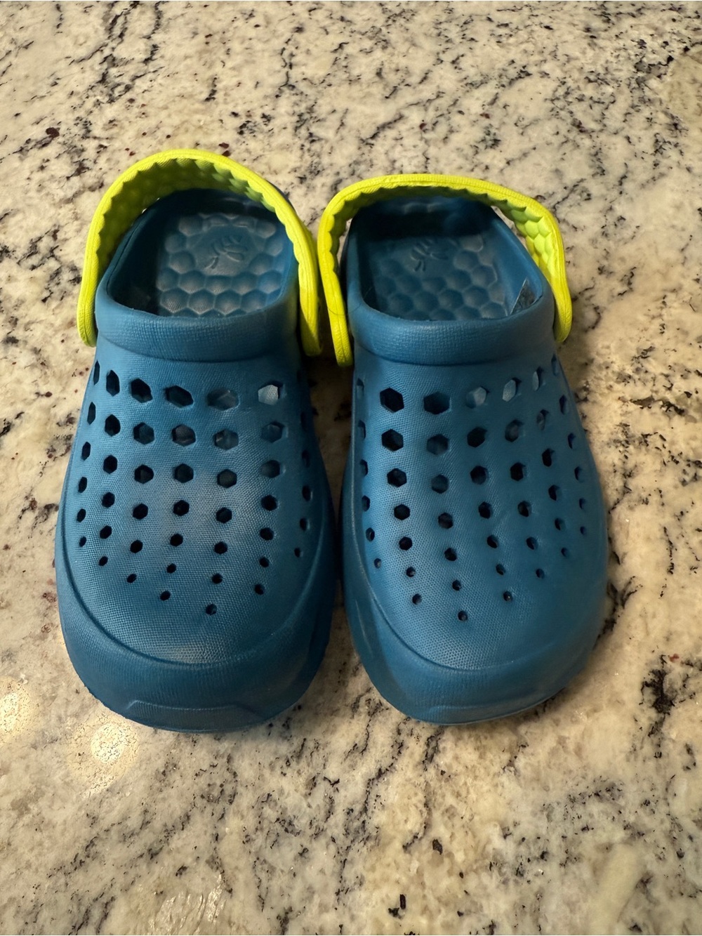 Joybees Kids Teal Slip-On Sandals with Yellow Heel Strap - Picture 2 of 7